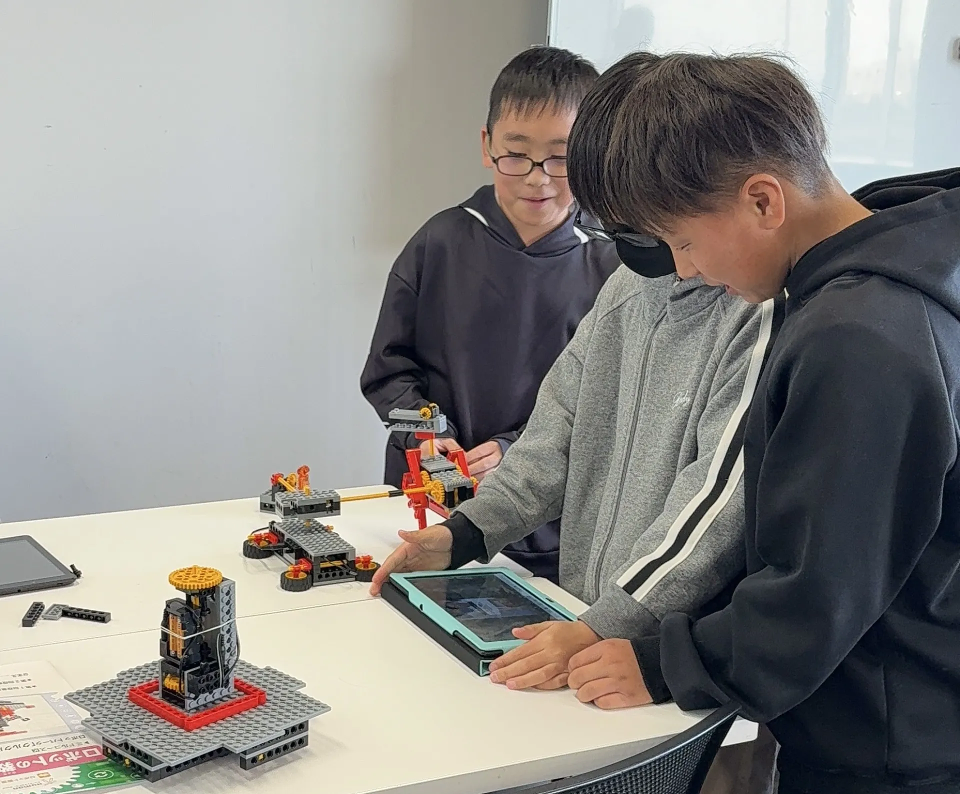 ロボット教室の子どもたちの様子